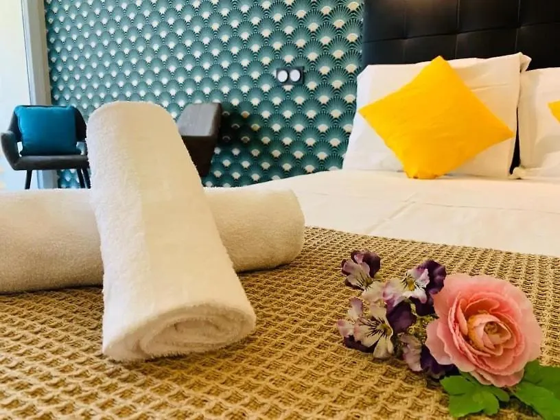 Bottero - Absolute Service Comfort With Balcony Νίκαια 0*,